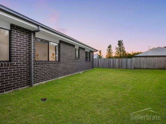 Move In Ready Family Living in a Quiet Bahrs Scrub Pocket