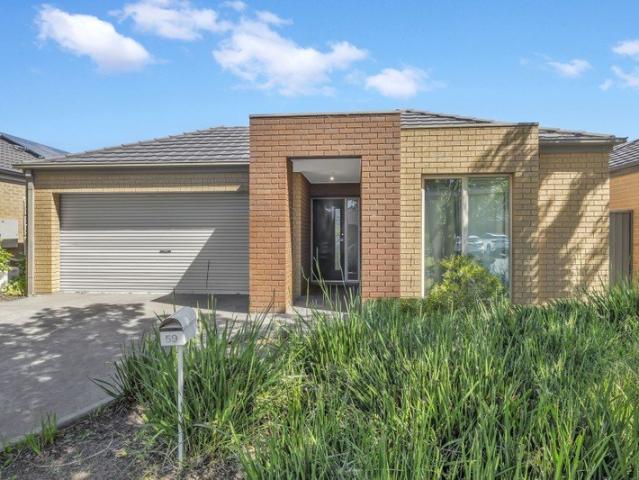 Move In Ready Family Living in Lakeside