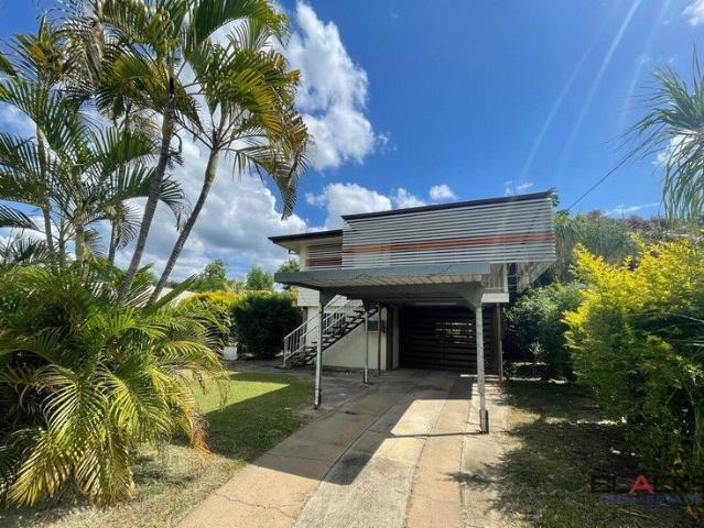 MOVE IN READY HIGHSET HOME WITH ENTERTAINING AREA AND FULLY FENCED YARD