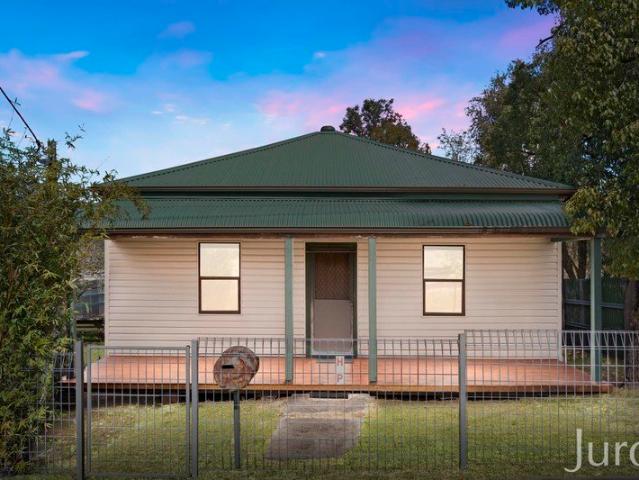 Move In Ready Home on 878m2 Corner Block!