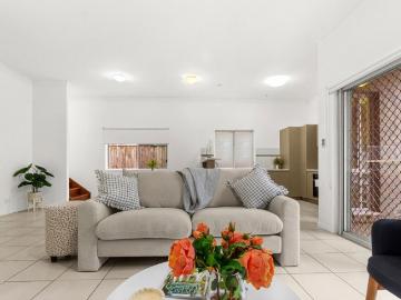 MOVE IN READY IDEAL FOR FIRST HOME BUYERS