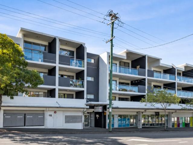 Move In Ready Inner City Apartment Lifestyle, Location & Convenience Offers over $750,000
