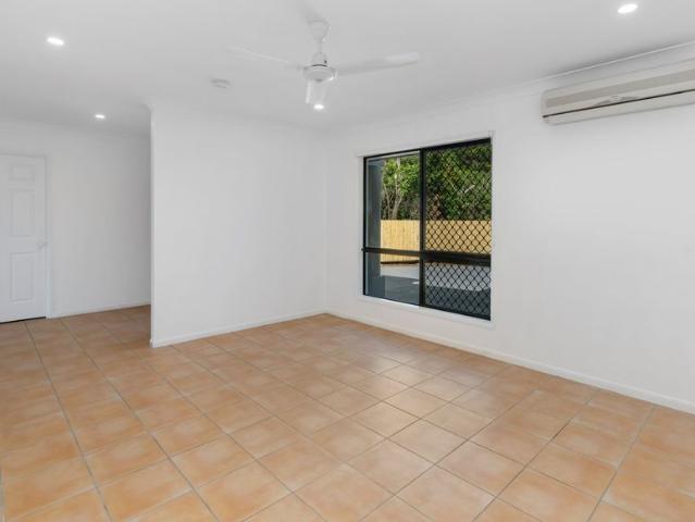 Move in ready large family home with pool in cul de sac