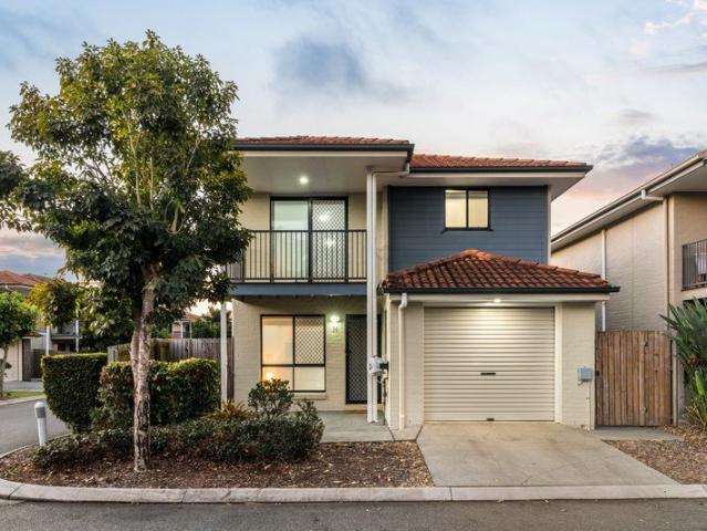 Move In Ready Living in One of Acacia Ridge's Most Desirable Complexes