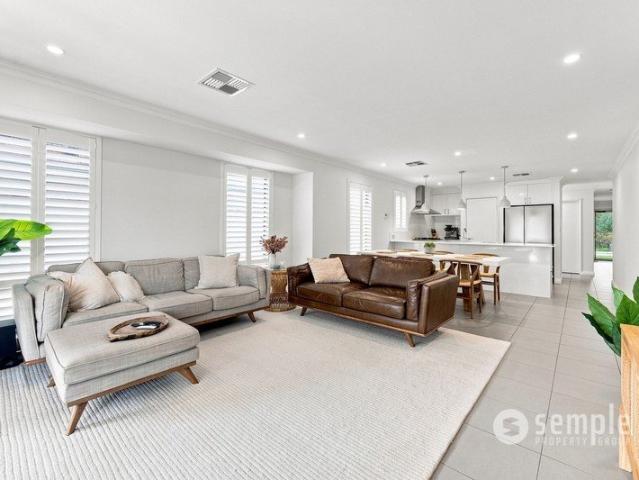 Move In Ready Parkside Perfection!