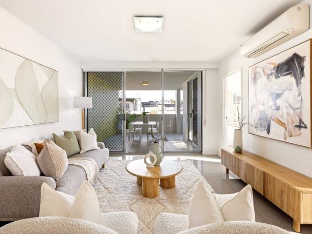Move in Ready & Sure to tick ALL of the boxes!