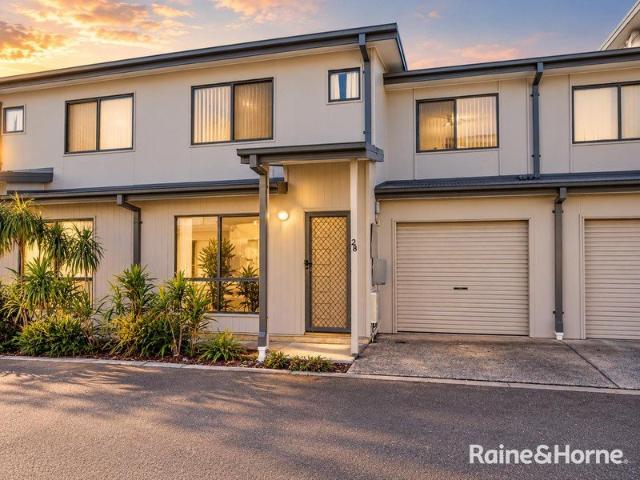 MOVE IN READY SPACE, SECURITY & RESORT STYLE LIVING!