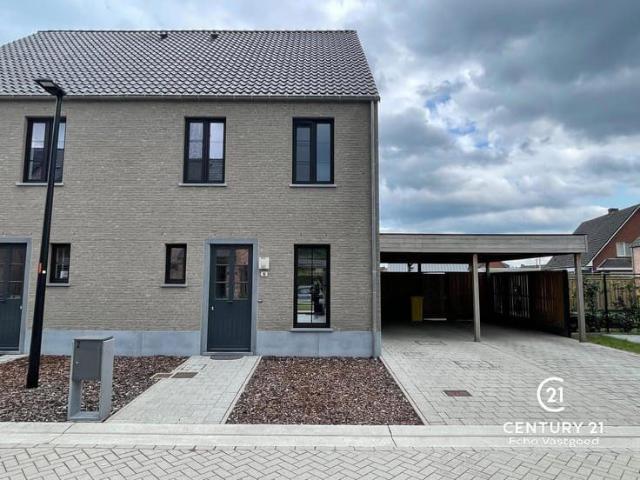 Move in ready spacious home in quiet new subdivision