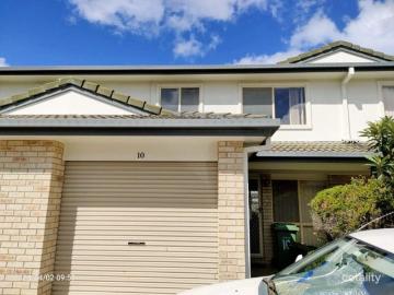 Move In Ready Spacious Townhome, Quiet Complex!