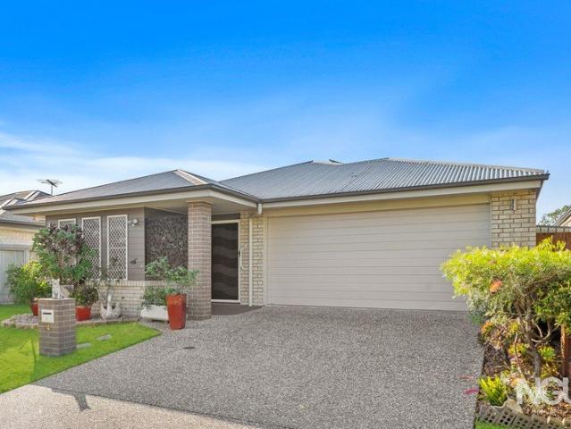 Move in Ready, Tranquil, Low Maintenance Living in the Stoneleigh Estate!