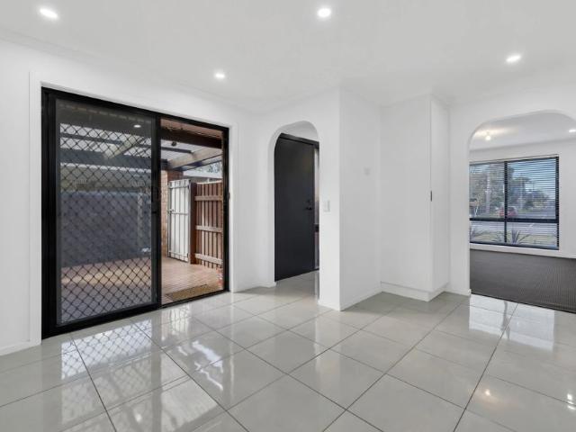 Move In Ready Unit in the Heart of Hoppers Crossing