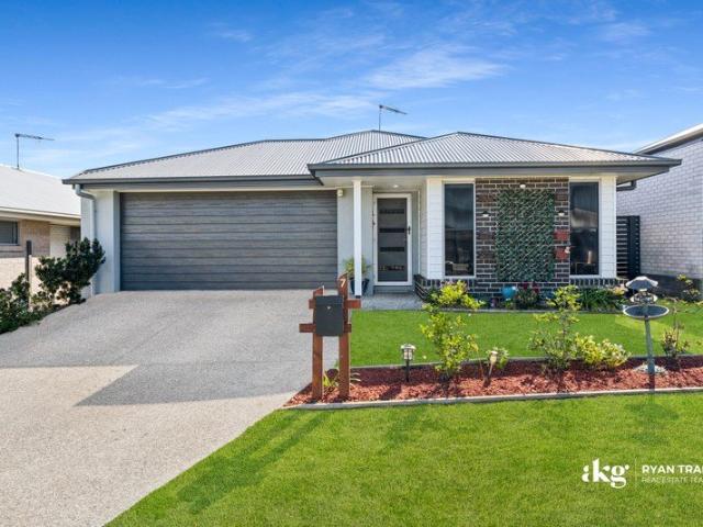 MOVE IN READY WITH THREE LIVING ZONES!