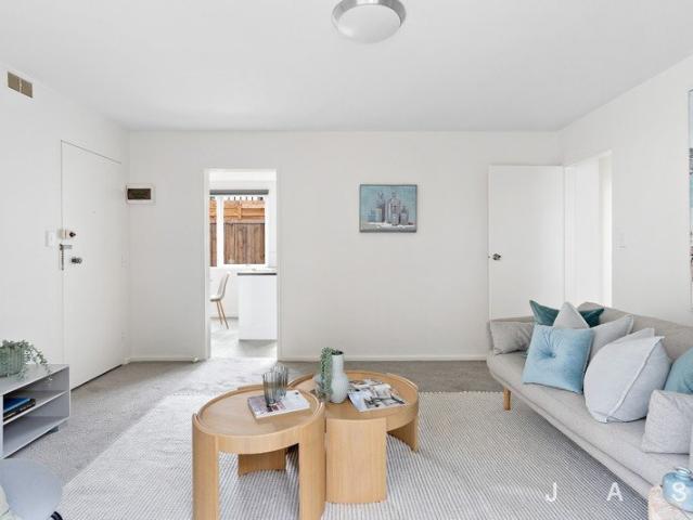 Move In Ready Within Strolling Distance Of Yarraville Village