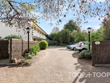 Move in ready! Your inner city retreat awaits
