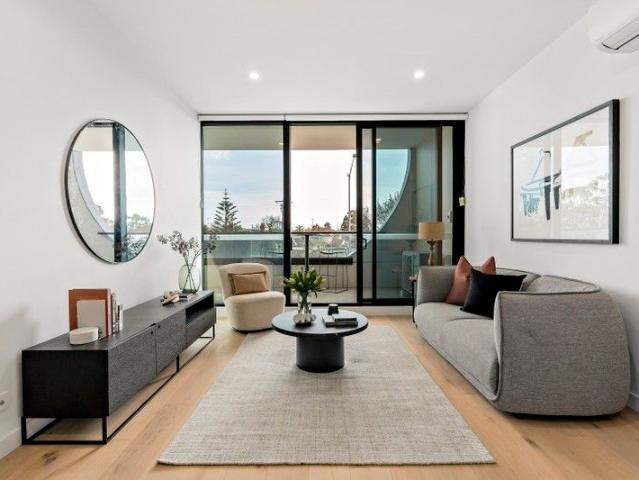 Move In Ready 2 Bed Apartment Nestled in the heart of Alphington