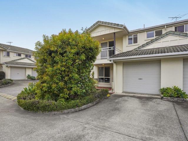 Move in ready 3 bed townhouse in a gated complex near all amenities