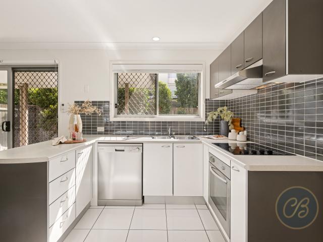 Move In Ready, 3 Bedroom Townhouse with Courtyard