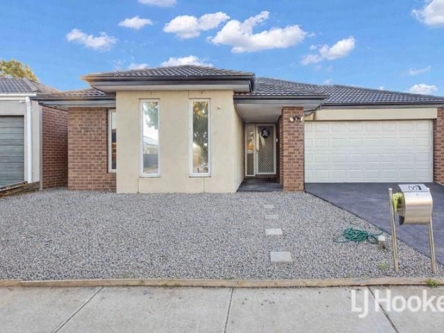 Move In Ready 4 Bedroom Home in Prime Brookfield Location