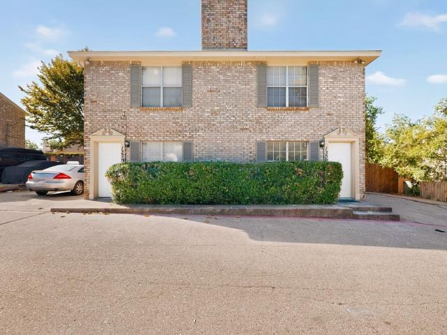 MOVE IN SPECIAL: HALF OFF YOUR FIRST MONTH’S RENT!