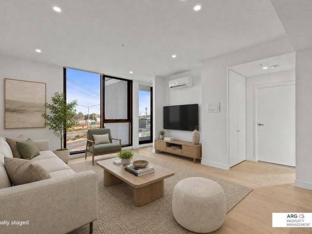 MOVE IN TODAY! SPACIOUS TWO BEDROOM LIVING AT MOTIF GEELONG