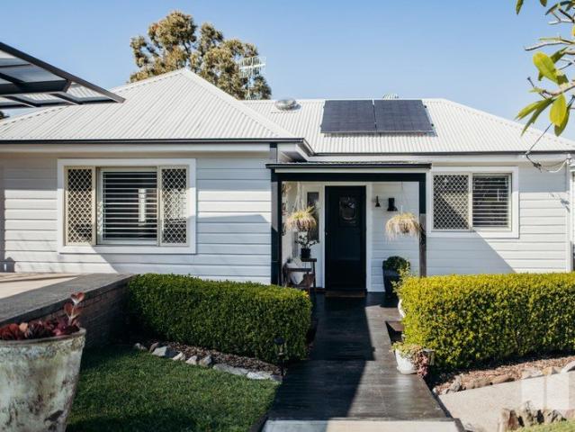 Move into New Lambton with a bonus retreat