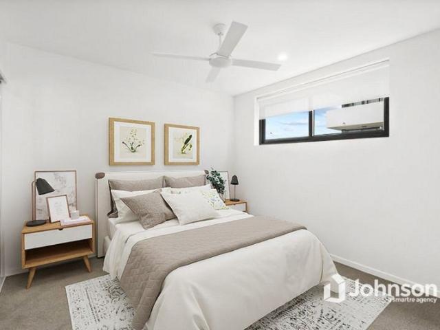 Move Straight In! Available Now Vacant Possession!