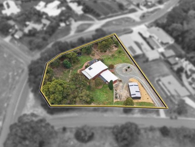 Move Straight In and Enjoy the Lifestyle at Lake Bunga Beach