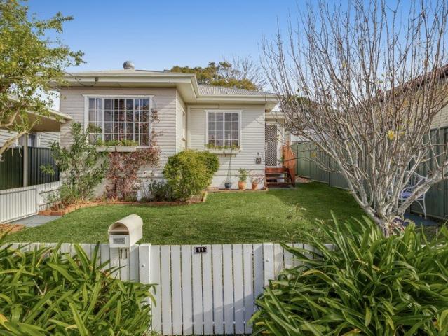 Move Straight In! Charming Cottage with Exceptional Outdoor Living