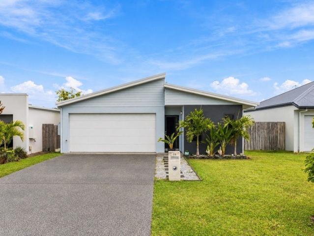Move Straight In & Enjoy the Trinity Beach Lifestyle