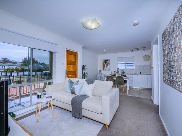 MOVE STRAIGHT IN & ENJOY THE SOUTH PERTH LIFESTYLE