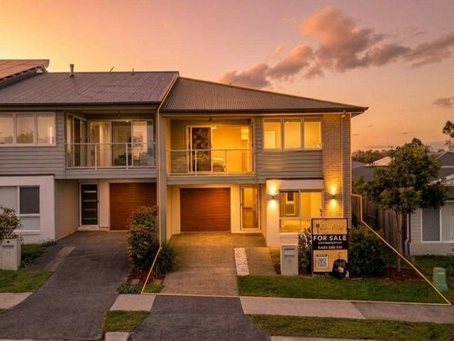 Move Straight In! Freshly Refreshed & No Body Corporate
