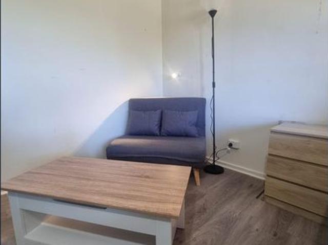 MOVE STRAIGHT IN OPTION TO BE FURNISHED