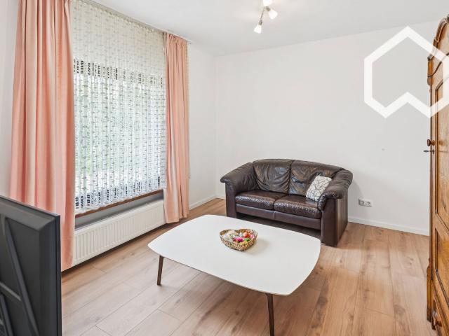 Moving in after renovation semi detached house with large garden in Düsseldorf, Dusseldorf Amsterdam Apartments for Rent