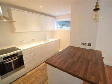 Mowbray Road, Crystal Palace SE19, 2 bed flat to rent, £1,750 pcm | PrimeLocation