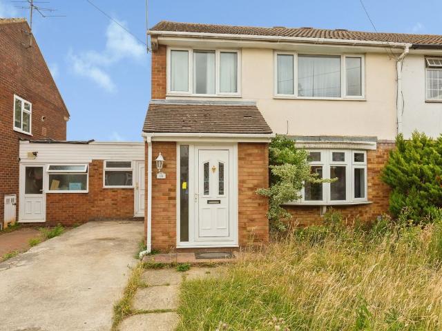Mowbray Road, Aylesbury HP20, 3 bed semi detached house to rent, £1,750 pcm | PrimeLocation