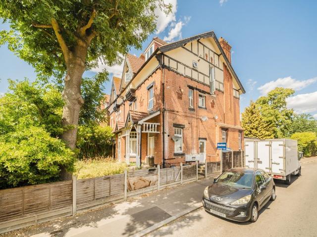 Mowbray Road, Norwood SE19, 2 bed flat to rent, £1,800 pcm | PrimeLocation