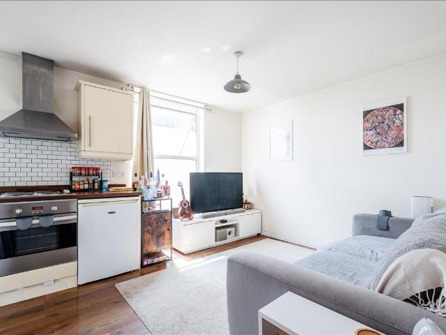 Mowlem Street, Bethnal Green E2, 1 bed flat to rent, £1,907 pcm | PrimeLocation