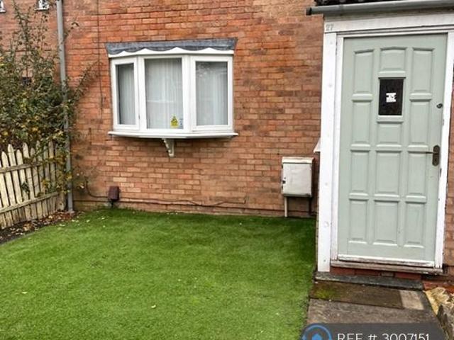 Moxhull Gardens, Willenhall, WV12 3 bed terraced house to rent £995 pcm £230 pw