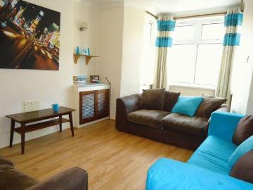 Moy Road, Cardiff CF24 4 bed terraced house to rent £2,260 pcm £522 pw