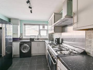 Moyser Road, Furzedown, London SW16, 3 bed maisonette to rent, £2,550 pcm | PrimeLocation