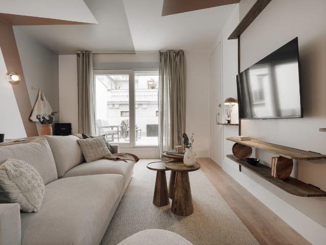 Mnemo 2 bedrooms and terrace in Chueca Justicia, Madrid Amsterdam Apartments for Rent