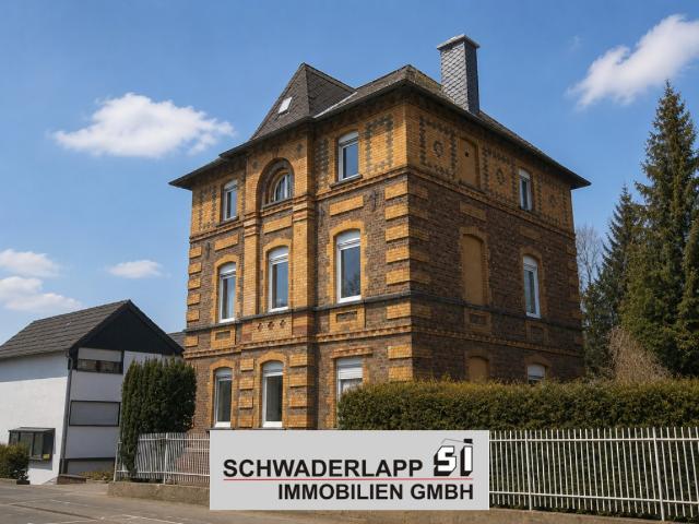 MO0994 Gemütliches Wohnen über zwei Ebenen – Stilvolle Maisonette in historischer Altbauvilla