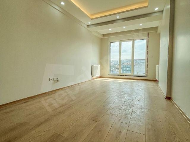 Üsküdar Merkezde Şehir Manzaralı Yeni 2+1
