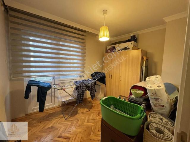 msg'den Göztepede Cadde Yakını Ara Kat Bakımlı 3+1 Ferah Daire