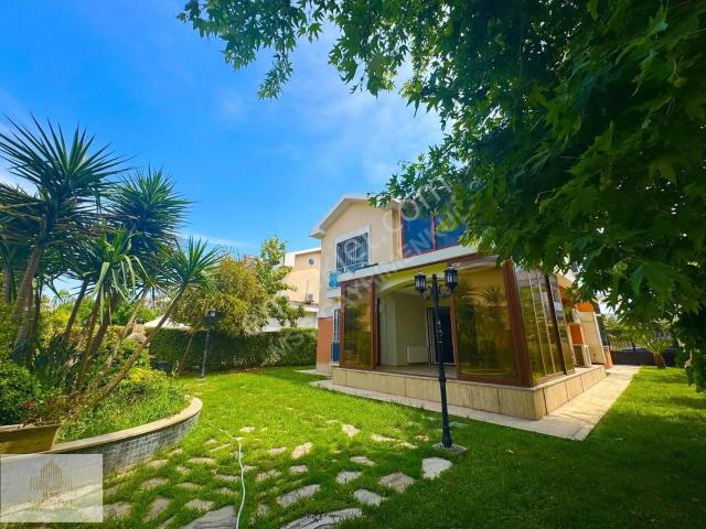Msg'den Forum Bornova Karşısı Site İçinde Tam Müstakil 4+1 Villa