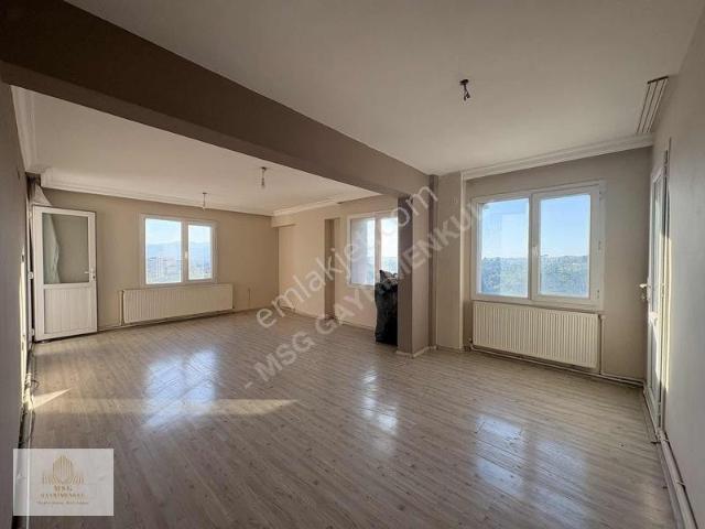Msgden Hasanağa Parkı Karşısında Site İçerisinde Ferah 2+1 Daire