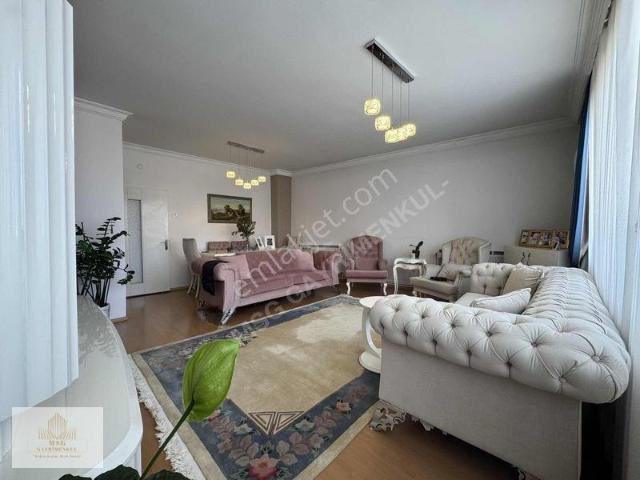 Msg'den Mithatpaşa Cadde Yakını Masrafsız Geniş 3+1 Daire