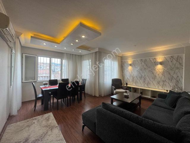 Msg'den Mithatpaşa Cadde Yakını Sahile 1 Dk. Arakat Eşyalı 2+1