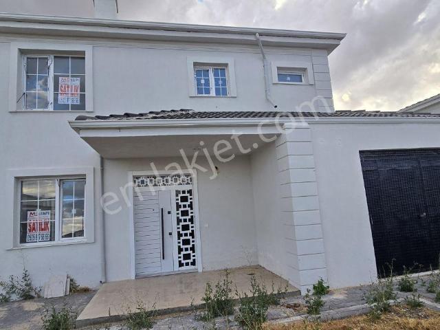Msyapı Emlaktan 4+1 Lüks Satılık Villa