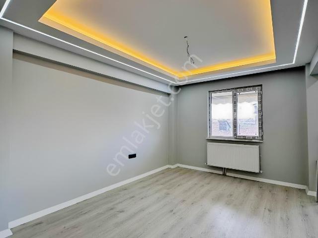 Mrv Beyoğlu Gayrimenkulden Şehrin Göbeğinde Satılık 2+1 Daire